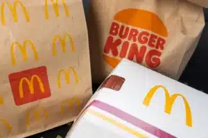 Ce que 15 $ vous rapporte chez Burger King par rapport à McDonald's en 2026