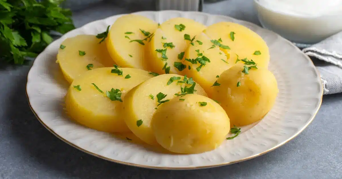 Combien de temps les pommes de terre cuites sont-elles sûres à manger ?