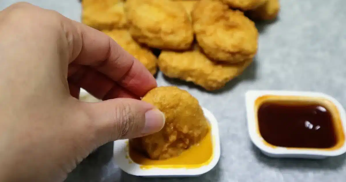 Oui, vous pouvez commander des Chicken McNuggets extra croustillants chez McDonald's. Mais est-ce que ça en vaut la peine ?