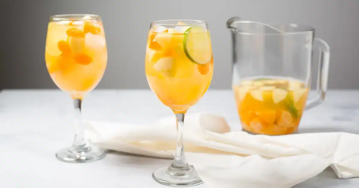 Recette de sangria au vin blanc et agrumes