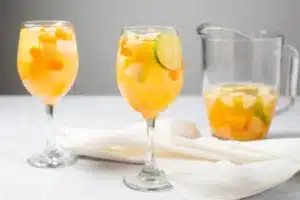 Recette de sangria au vin blanc et agrumes