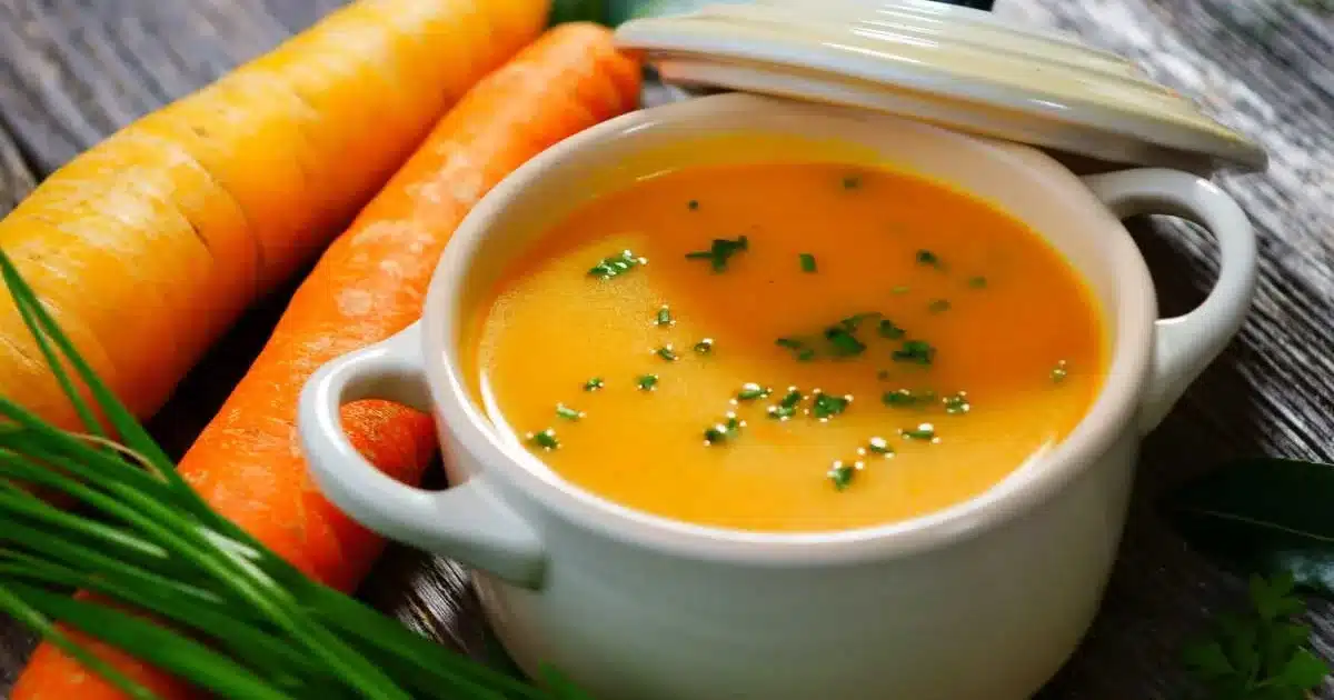 « Seulement 3 ingrédients » : Stéphanie Le Quellec partage sa recette de la « soupe aux 3 C », elle va devenir votre préférée